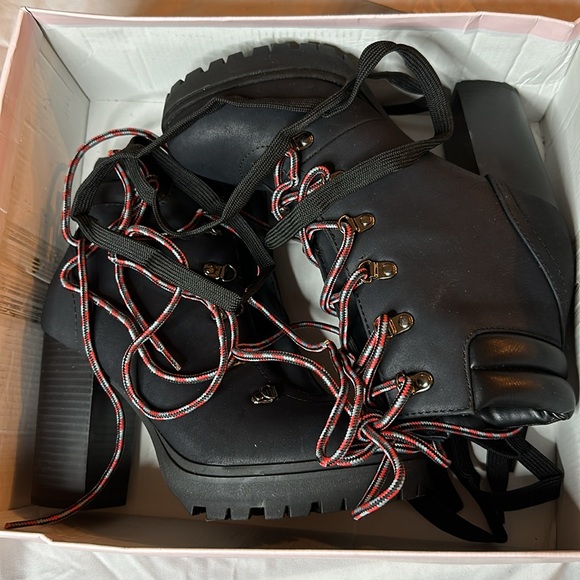 Women’s Black Combat Ankle Heeled Boots - Picture 7 of 7